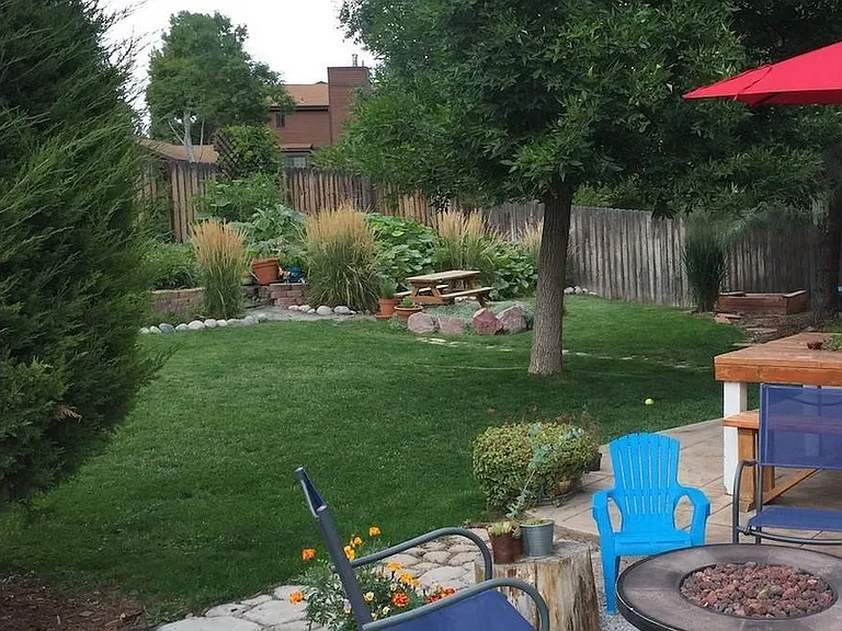 990 Sparta Dr — Photo 25