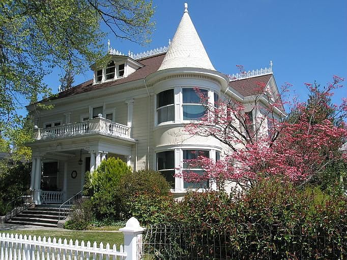 Heirloom Victorian Splendor