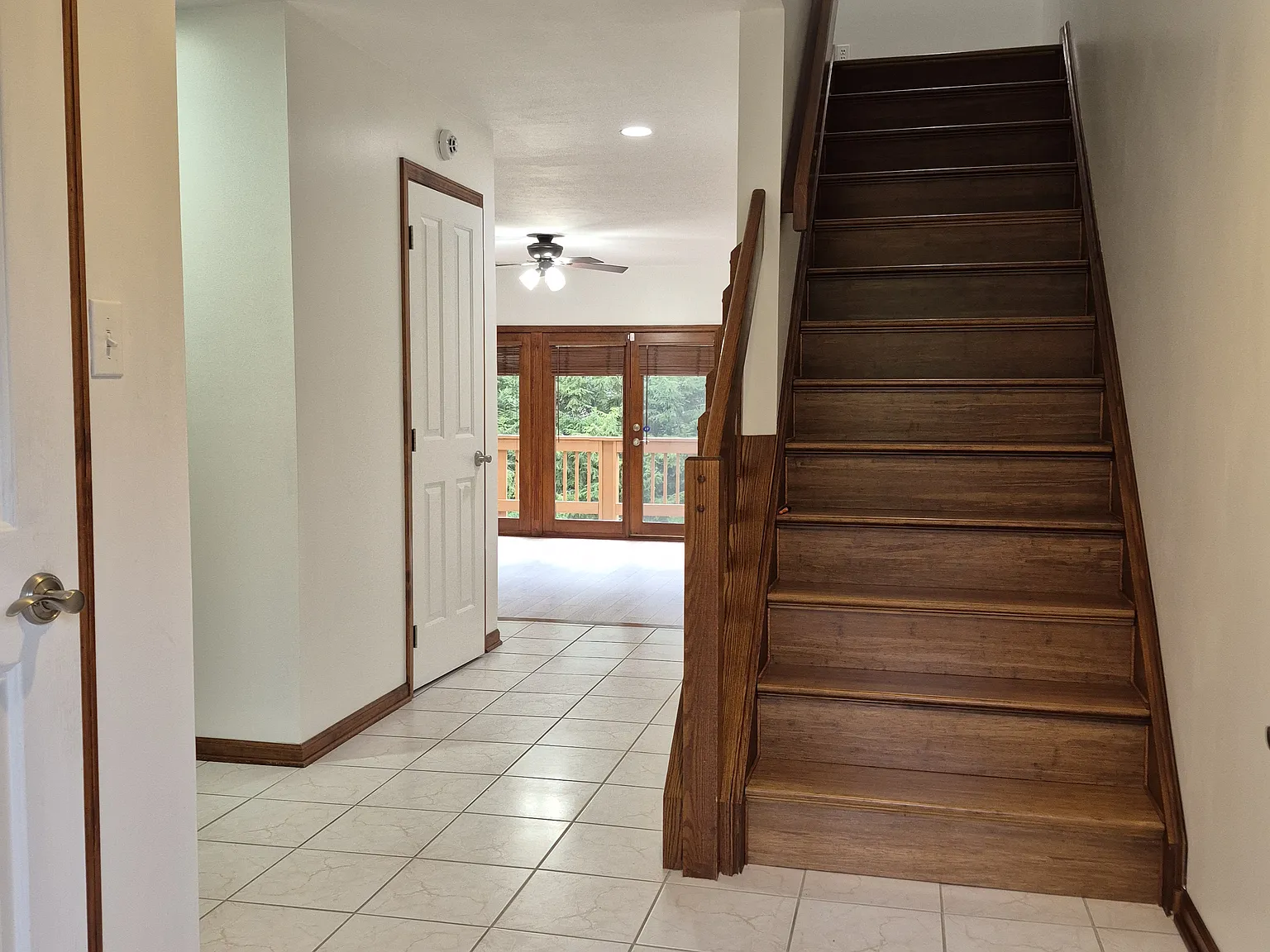 1589 Stone Mansion Dr — Photo 3