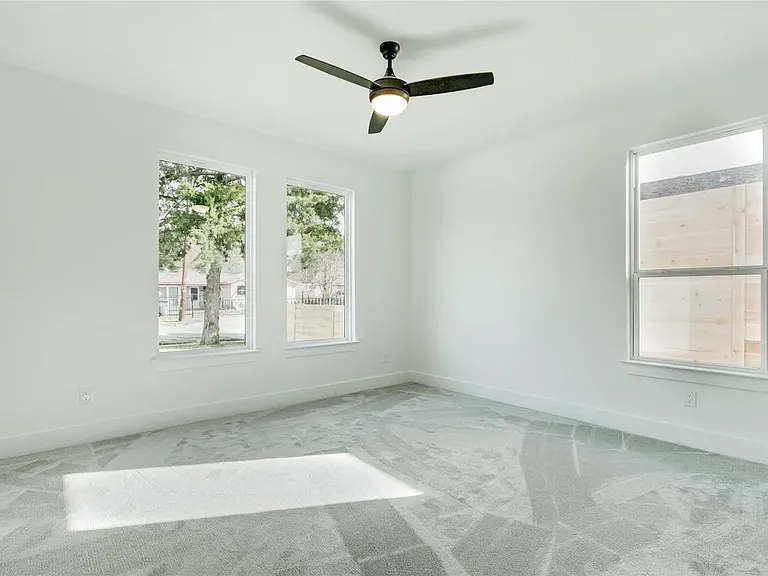 4015 Odessa St — Photo 8
