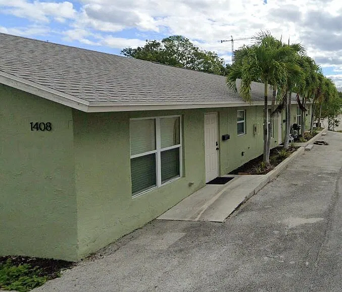 2 bed, 1.0 bath, 950 sqft, $2,100 — Photo 1