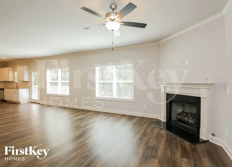 4009 Windsor Trl — Photo 4
