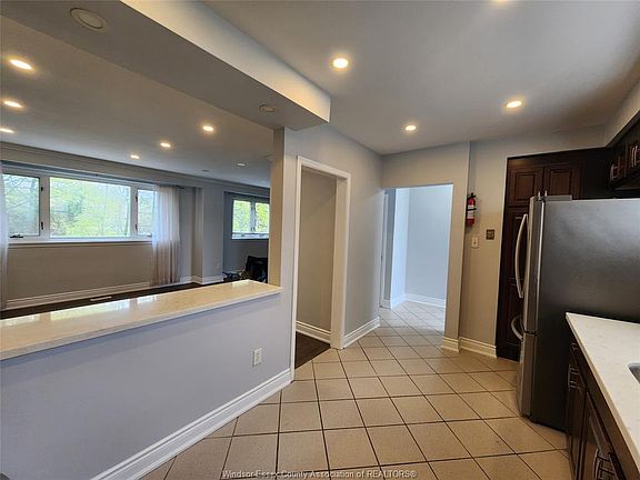 5th image of 45 Aloma Cres
