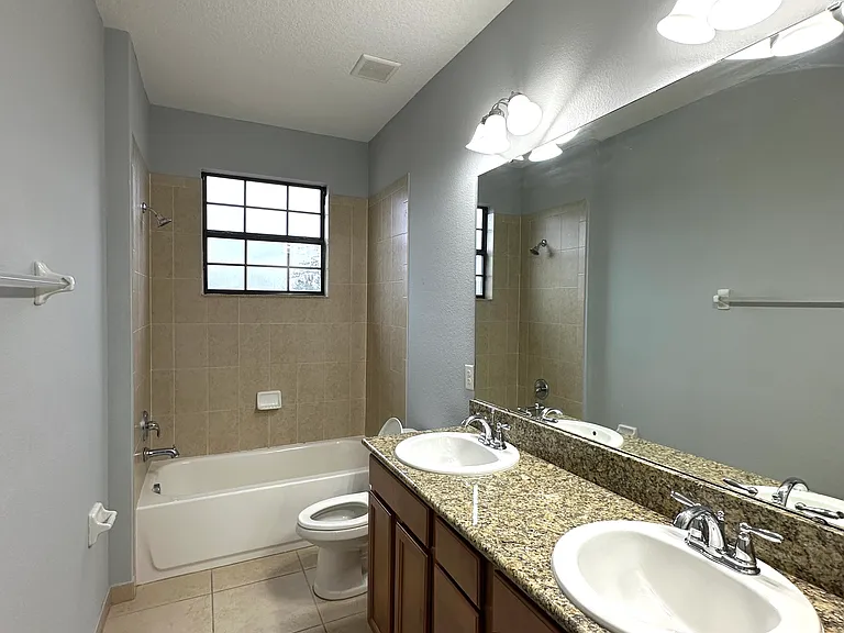 13112 Woodford St — Photo 13
