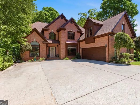 8575 Anchor On Lanier Ct, Gainesville, GA 30506