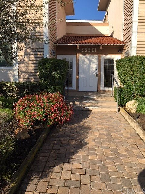 1st image of 25921 Oak St Unit 104