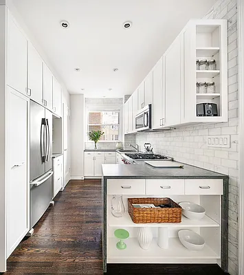 Sold by Compass | media 18