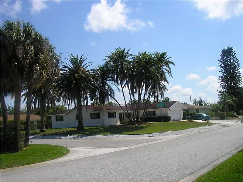 1st image of 1261 Lakeside Dr