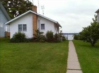 11651 N Ogden Point Rd, Syracuse, IN 46567