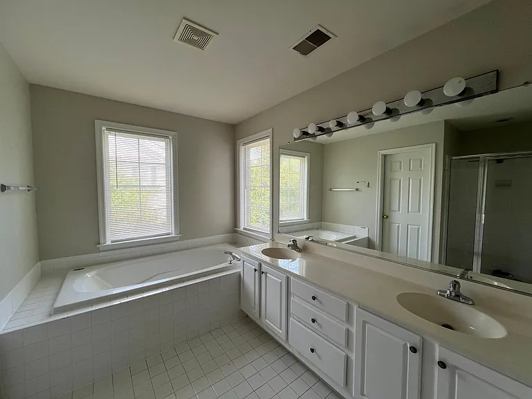 4091 Oak Village Ldg — Photo 12