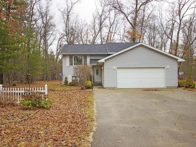 23656 Atikwa Trl, Howard City, MI, 49329