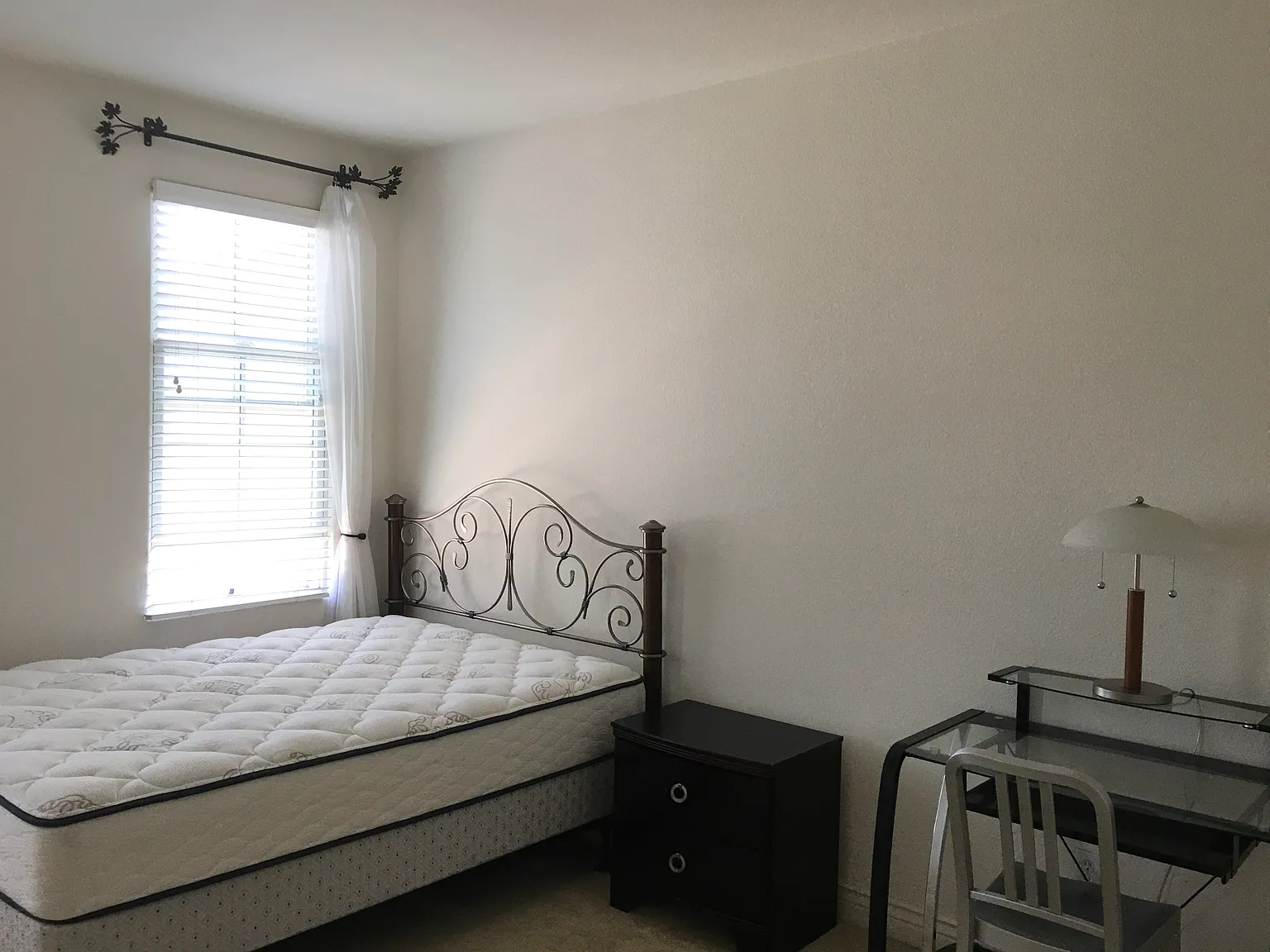 1 bed, 3743 sqft, $1,250 — Photo 2