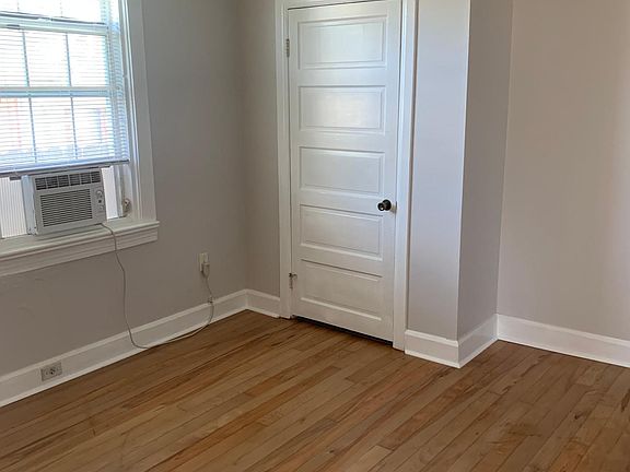 3rd image of 3743 Cypress St
