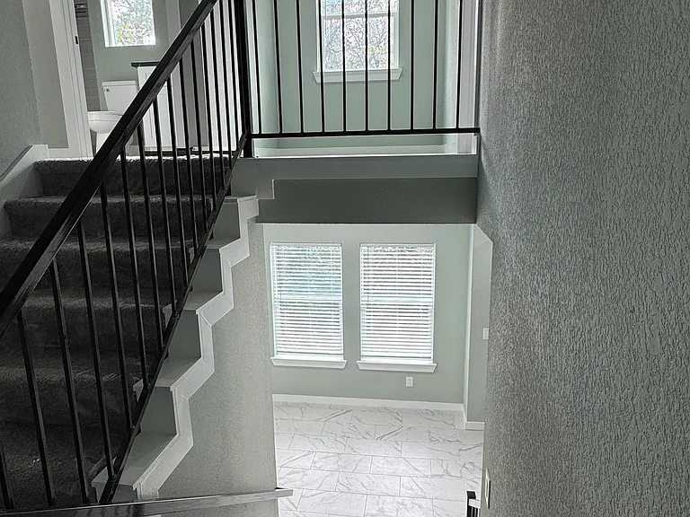129 S 10th St — Photo 15