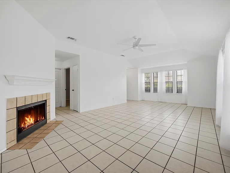 2311 Jamie Dr #2311 — Photo 4