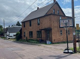 702 Lake Ave, Hancock, MI 49930