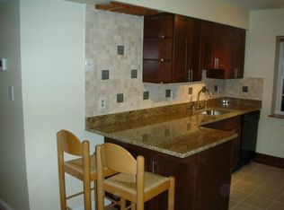 2104 N Scott St APT 30, Arlington, VA 22209