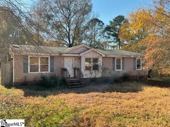 245 Pine Hills Rd, Woodruff, SC 29388