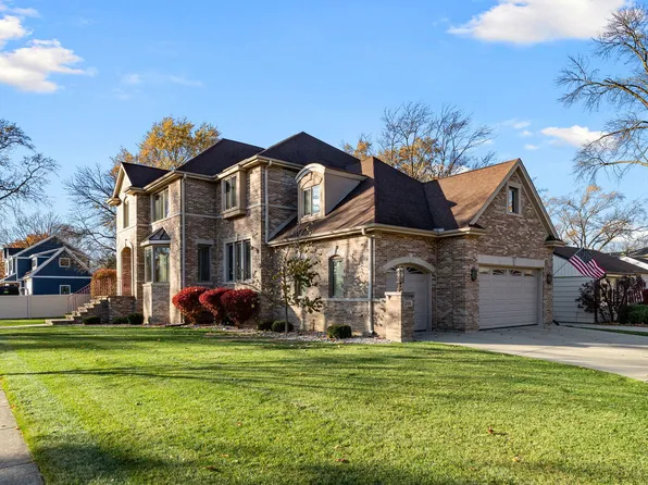 200 N School St, Mount Prospect, IL 60056