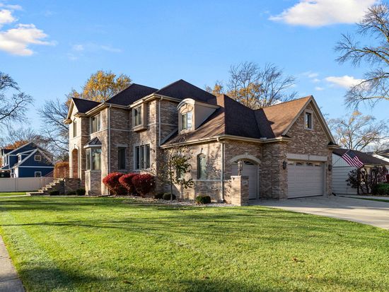 200 N School St, Mount Prospect, IL 60056