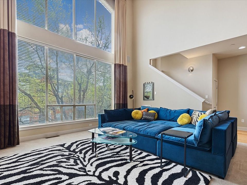 1st image of 2717 Gaston Ave