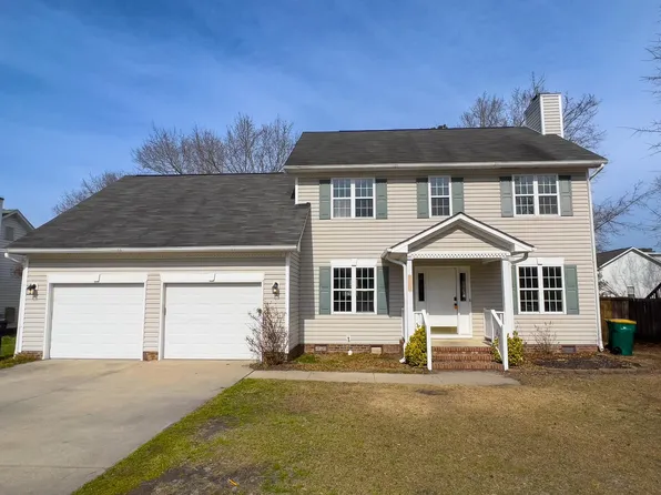 5204 Ahoskie Dr, Hope Mills, NC 28348