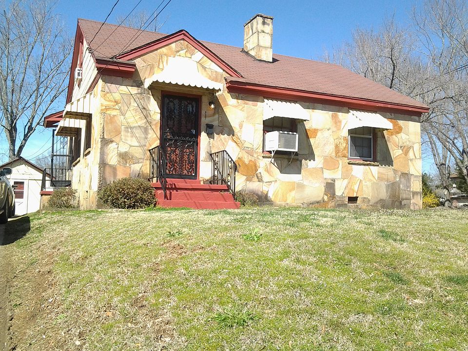 1st image of 327 E Forest Ave