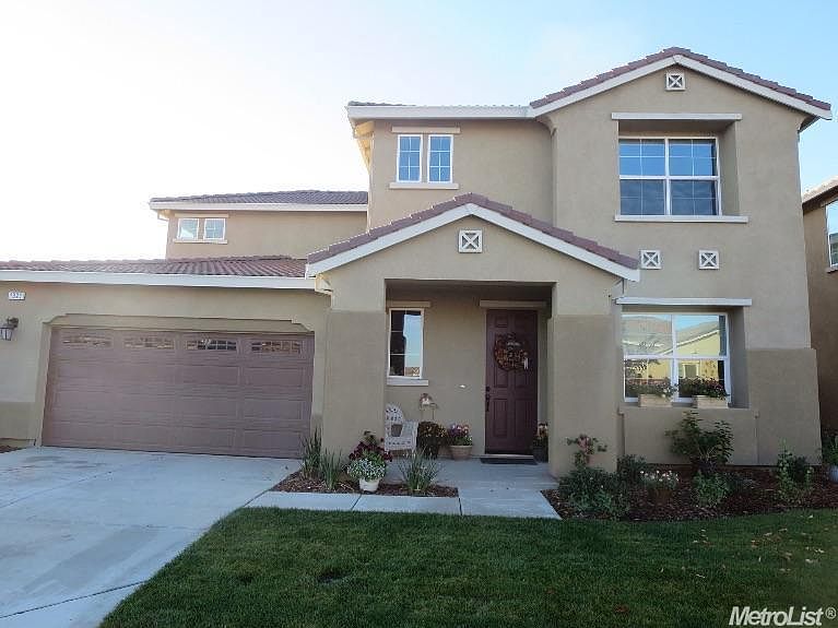 1st image of 1921 Lucca Ln