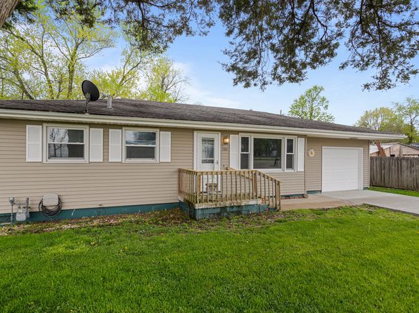 209 E Market St, Sadorus, IL 61872