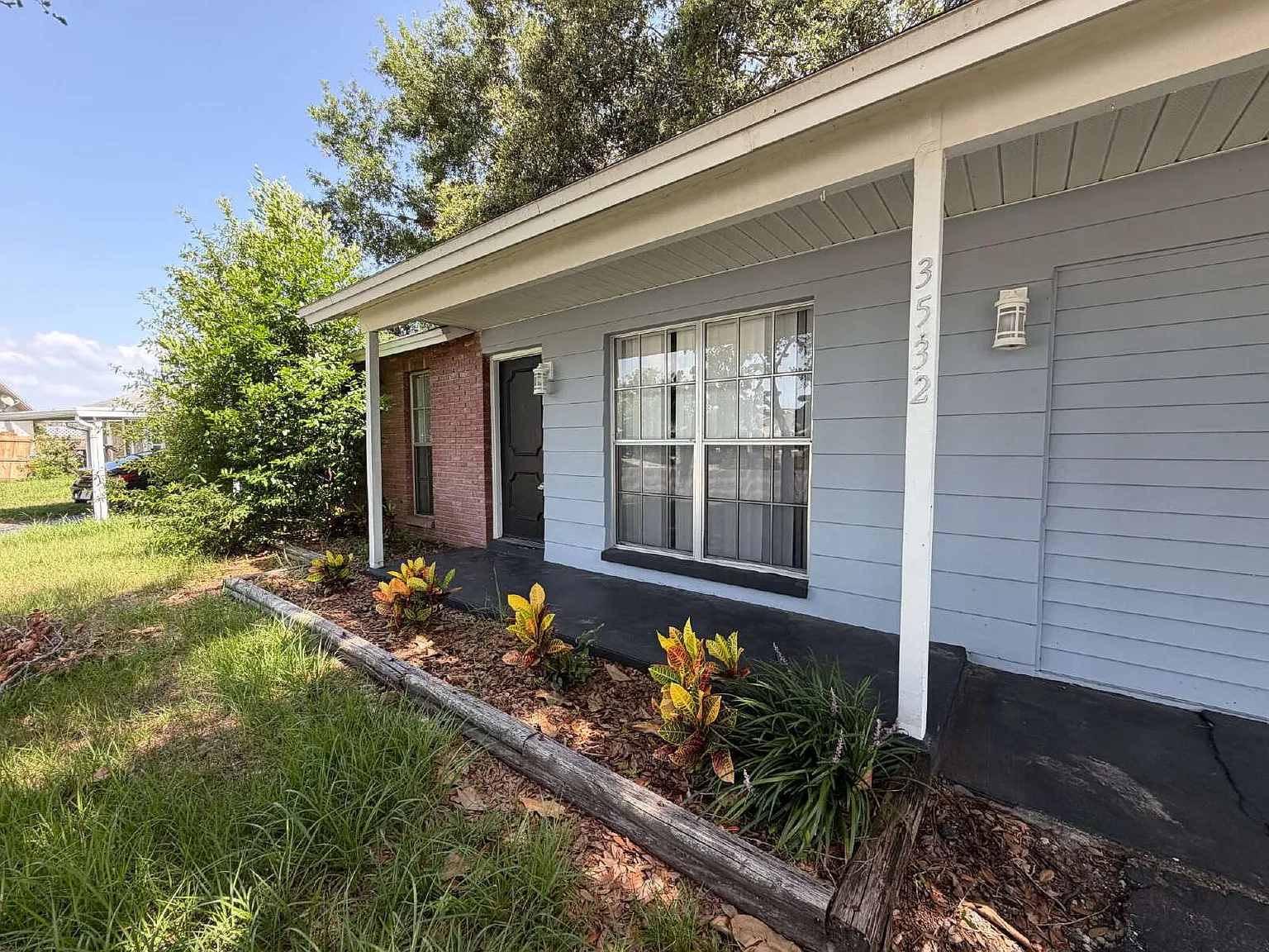 3 bed, 1.0 bath, 1250 sqft, $1,650 — Photo 2