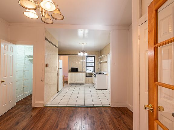 5th image of 264 Driggs Ave APT 1
