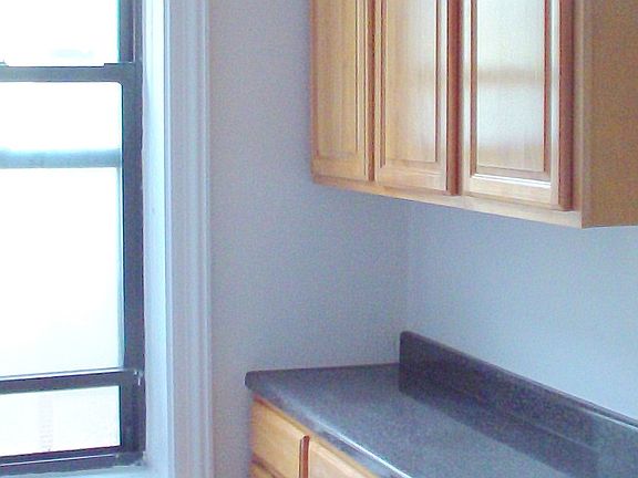 5th image of 537 Ovington Ave APT D4