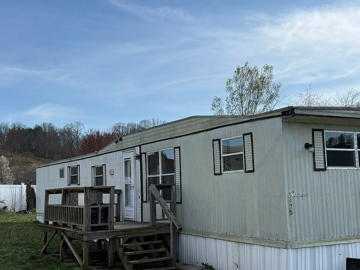 Photo 2 of 13 - 175 Jera K St - Princeton, WV Building Photo - 175 Jera K St