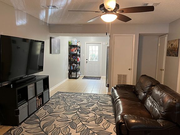 3rd image of 2425 Ramblewood Ct