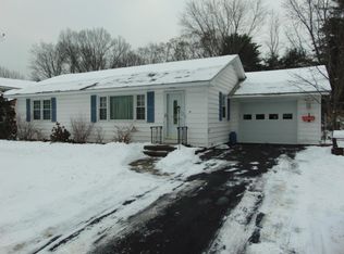 17 Meadow Rd, Hudson Falls, NY 12839