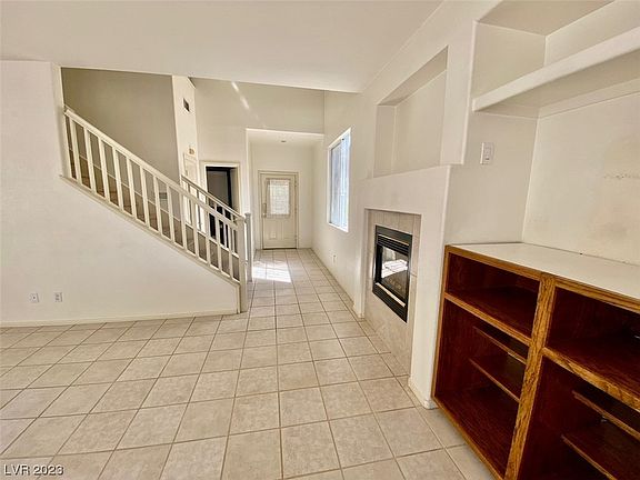 5th image of 10045 Cambridge Blue Ave