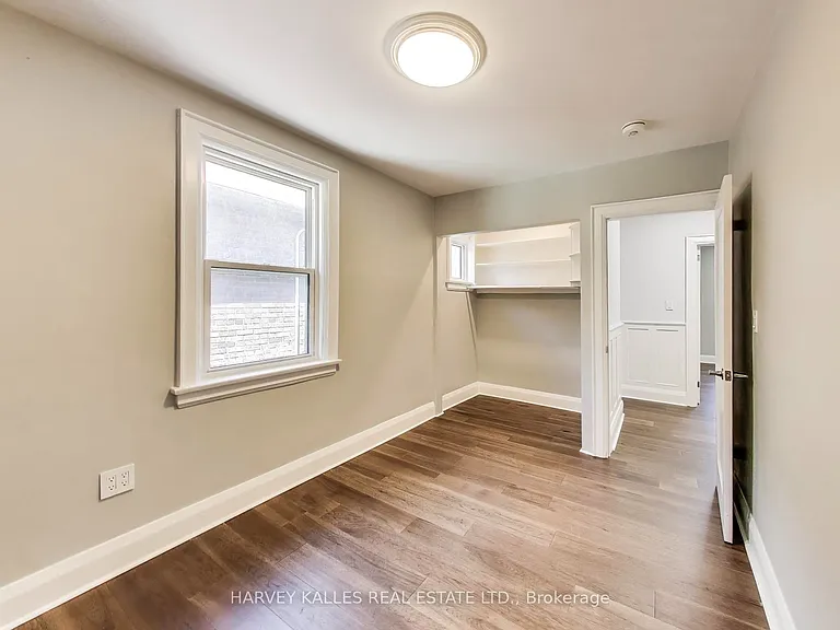 338 Markham St — Photo 19