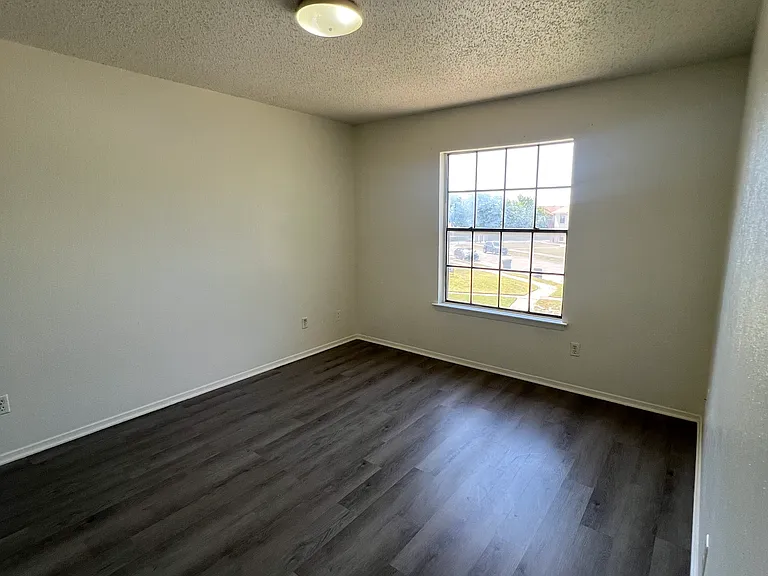 4501 Hunt Cir #B — Photo 7