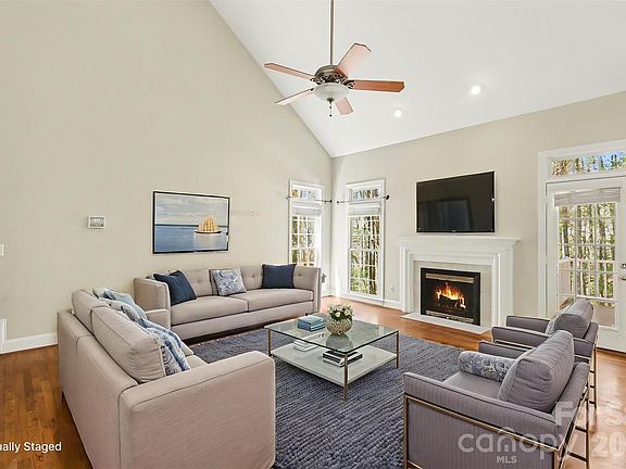 4th image of 120 Wildiris Ln
