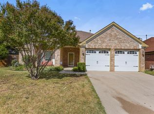 2608 Chesapeake St, Euless, TX 76040