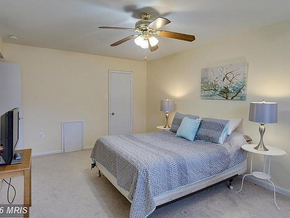 3rd image of 9447 Fairfax Blvd APT 302