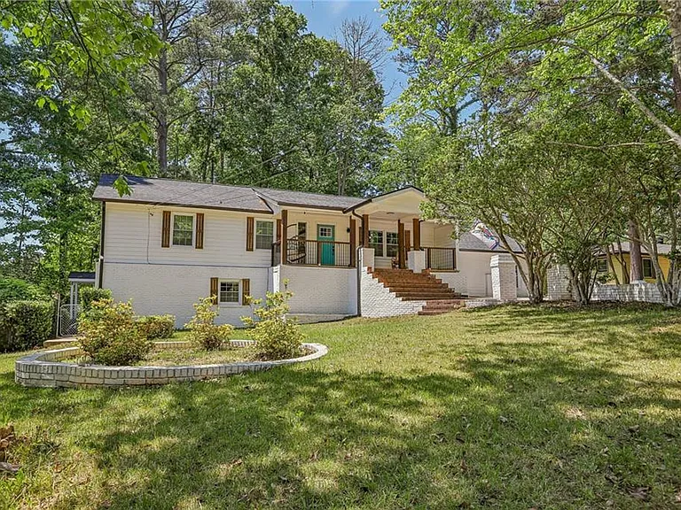 3898 Skidmore Dr — Photo 4