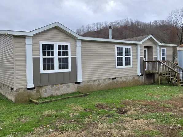 43 Blanton Ave, Wallins Creek, KY 40873