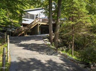 1012 Sundew Rd, Lake Ariel, PA 18436