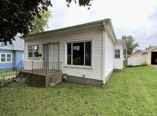 831 13th Ave S, Clinton, IA 52732