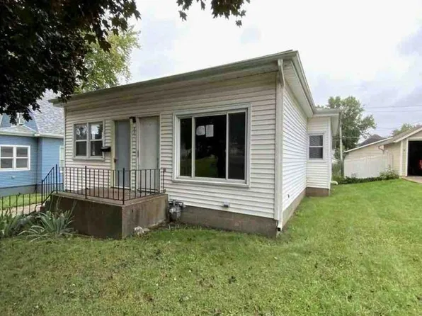 831 13th Ave S, Clinton, IA 52732