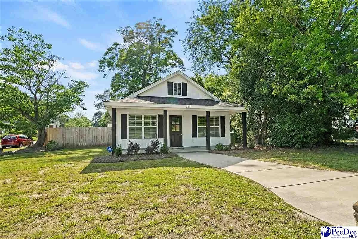 3 bed, 1374 sqft, $2,200 — Photo 2
