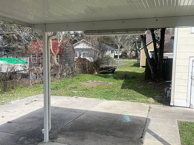 327 Morningside Dr — Photo 15