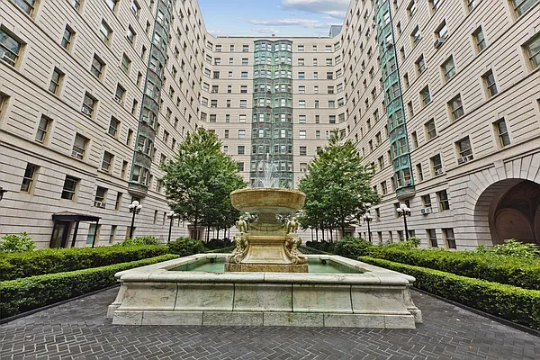 Rented by Douglas Elliman | media 17