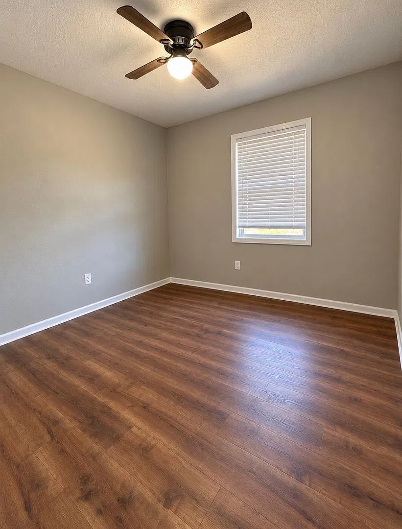 Newly Renovated Brick Home in Parkway Village — Photo 4